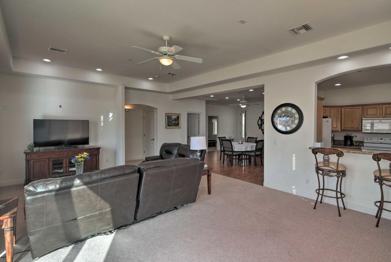 Desert Condo with Pool about 3 Miles to Colorado River! Bullhead City Exterior foto