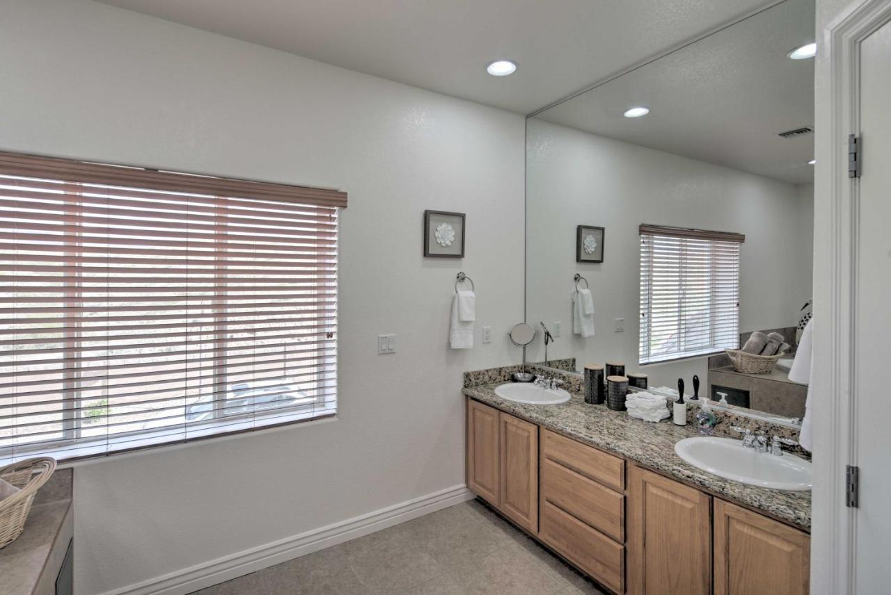 Desert Condo with Pool about 3 Miles to Colorado River! Bullhead City Exterior foto
